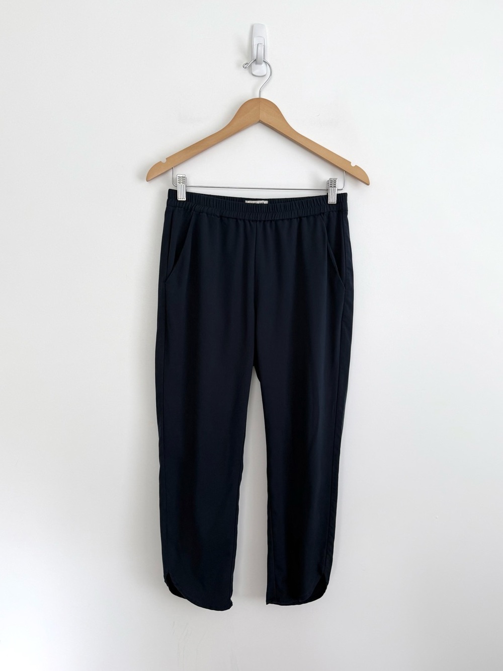 Marine Layer Allison Curved Hem Pants - Picture 6 of 12